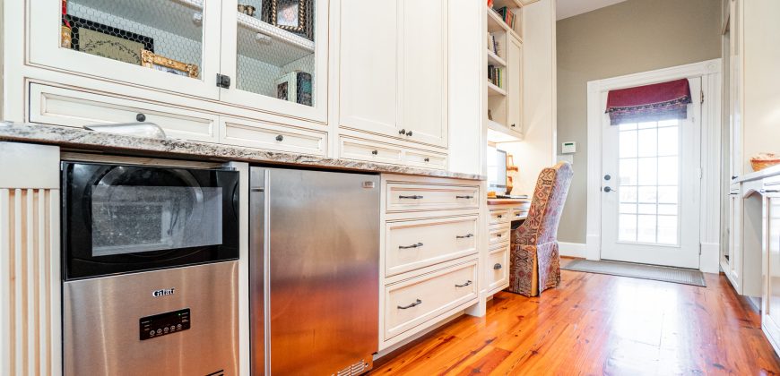 Cedar Creek Lancaster Estate