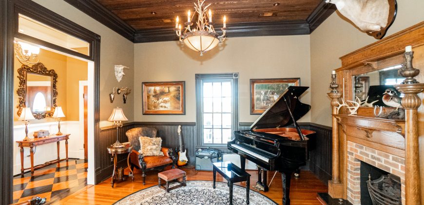 Cedar Creek Lancaster Estate