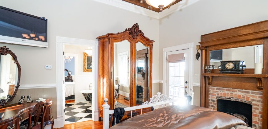 Cedar Creek Lancaster Estate