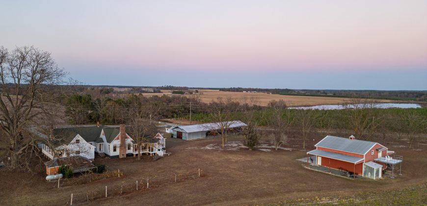 Cedar Creek Lancaster Estate